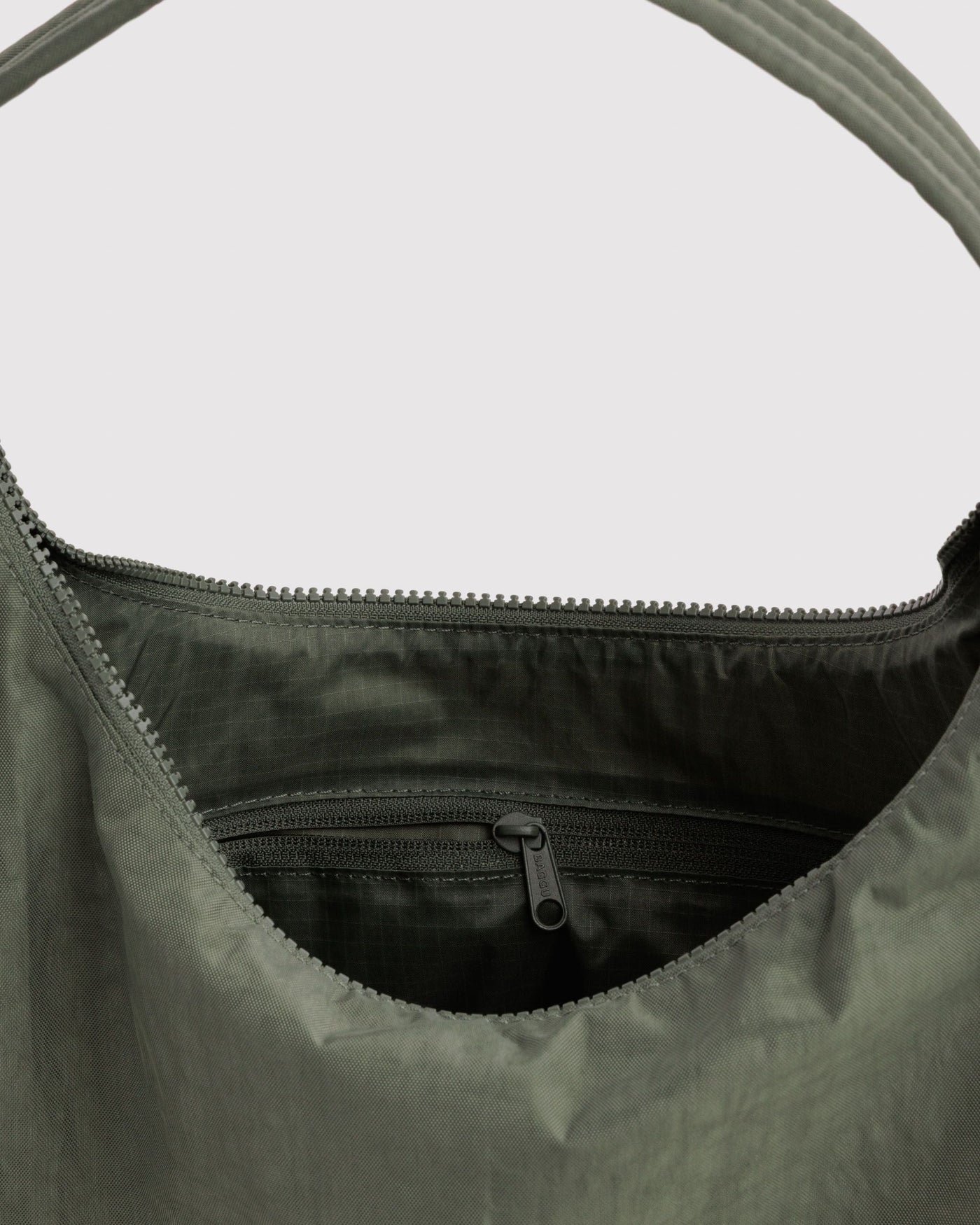 Nylon Shoulder Bag V0