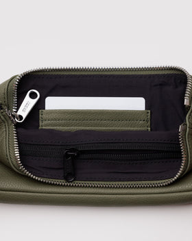 Recycled Leather Pochette I7