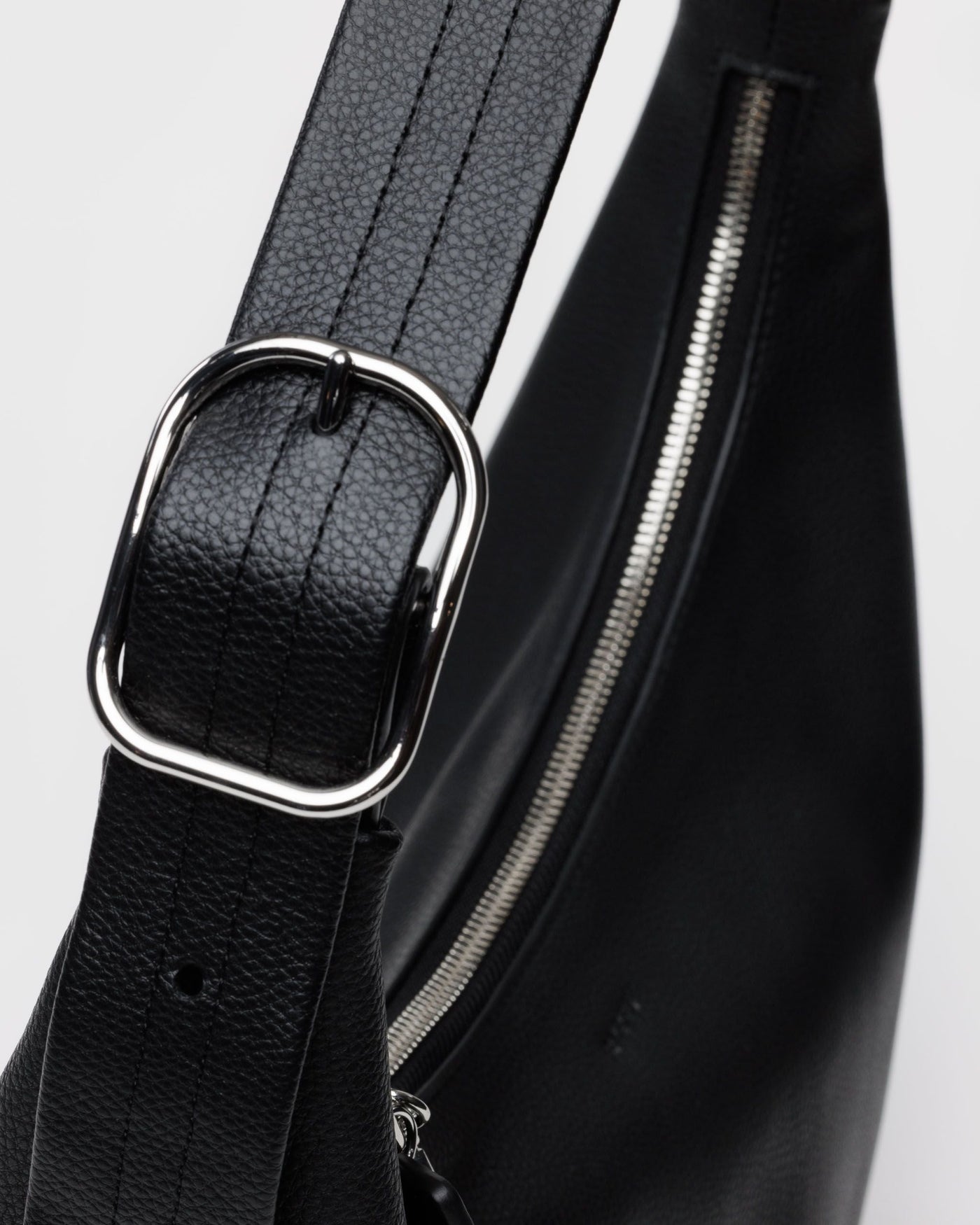 Recycled Leather Shoulder Bag B5
